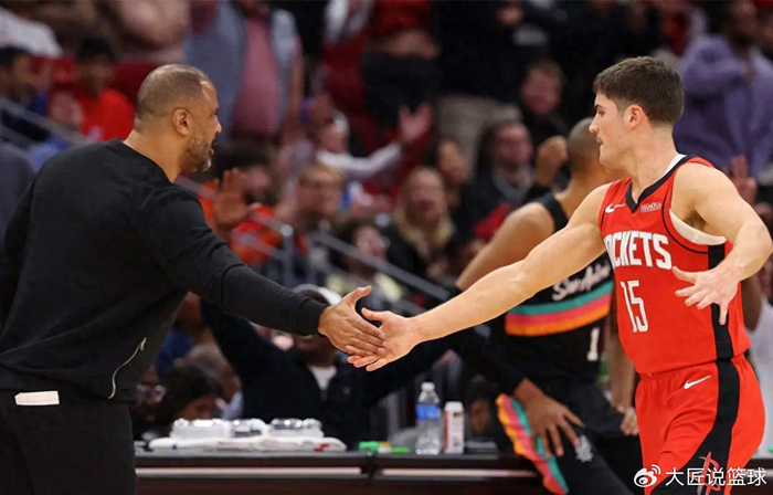 体育赛事-谢泼德征服乌度卡!轰18分携手KD拯救申京 3大理由让他值得被重用|火箭|凯文·杜兰特|艾米-乌度卡|休斯敦火箭队|费城76人队_新浪体育_新浪新闻